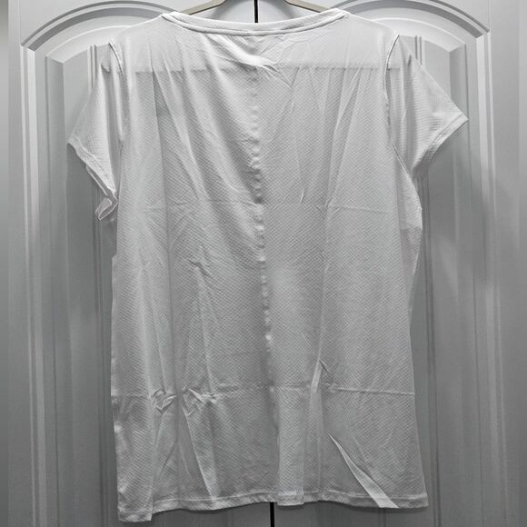 Under Armour, Womens fitted T-Shirt. Lightweight, NWT, Size XXL - Picture 4 of 4